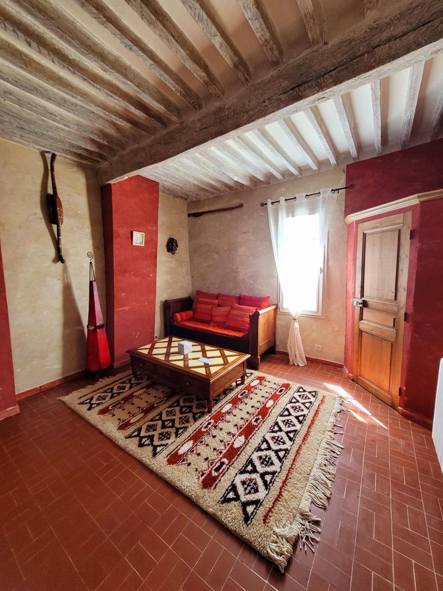 Au Puits De La Fontaine Otel Tavernes Oda fotoğraf
