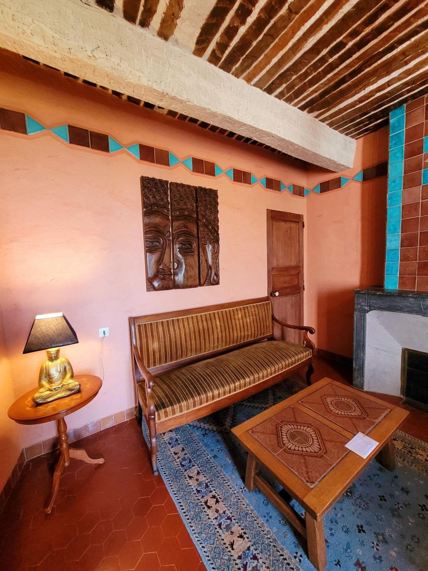 Au Puits De La Fontaine Otel Tavernes Oda fotoğraf