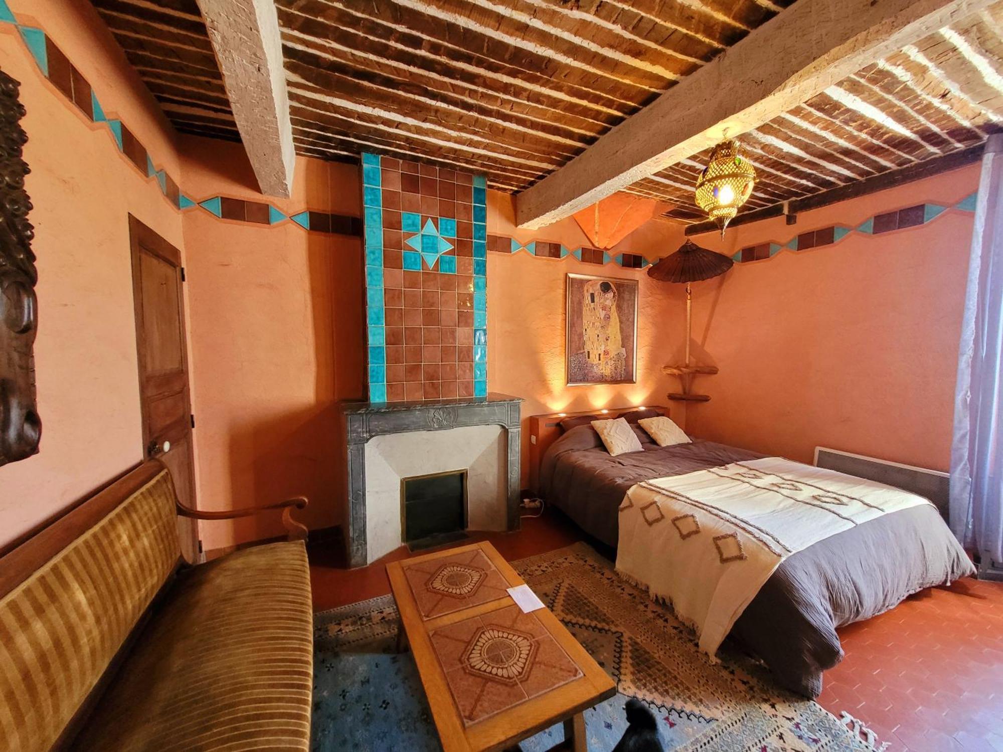 Au Puits De La Fontaine Otel Tavernes Oda fotoğraf