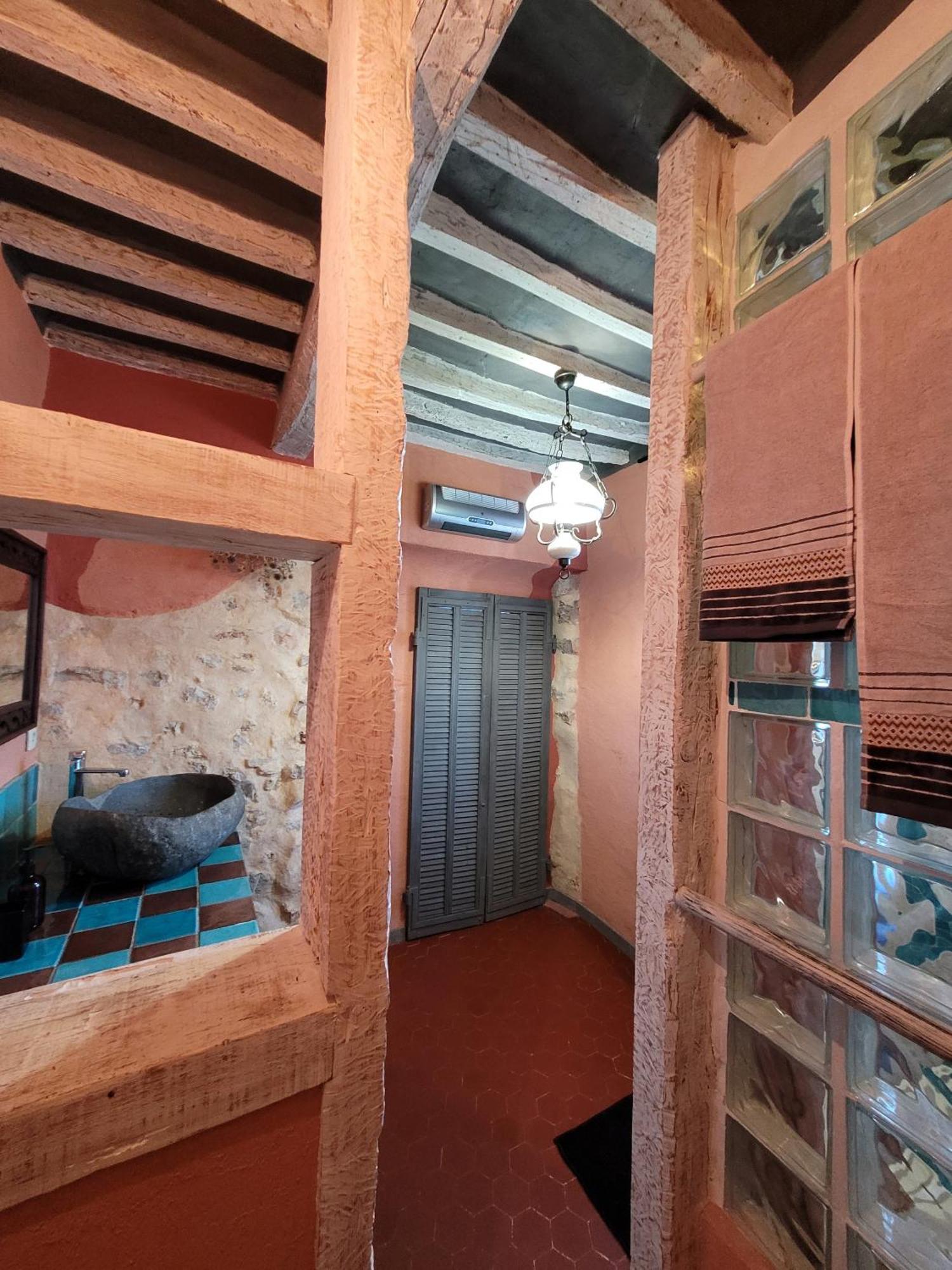 Au Puits De La Fontaine Otel Tavernes Oda fotoğraf