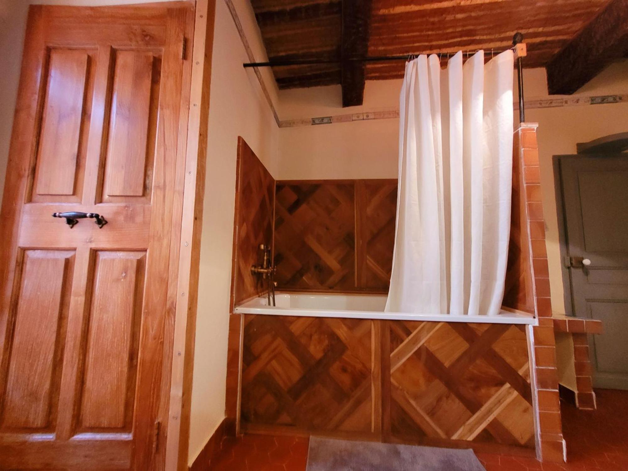 Au Puits De La Fontaine Otel Tavernes Oda fotoğraf